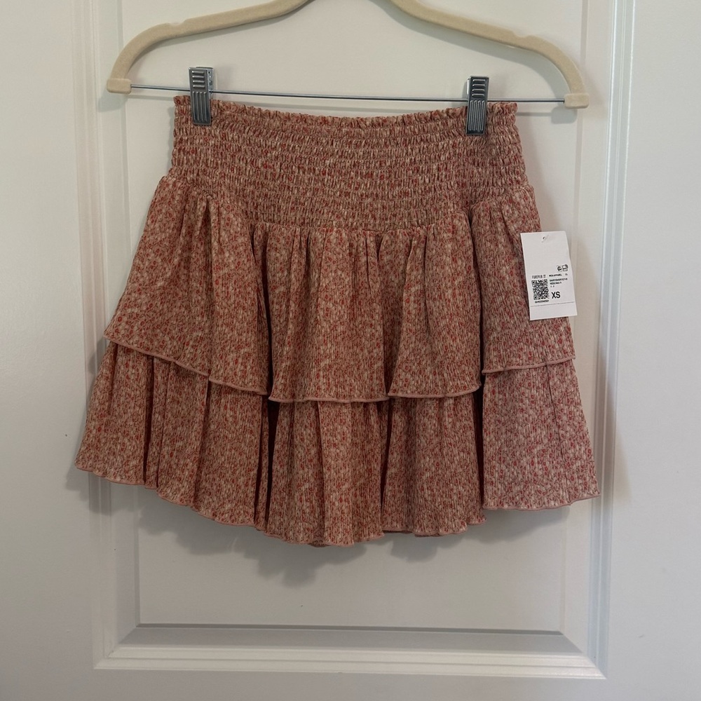 Forever 21- NWT- floral layered mini skirt.